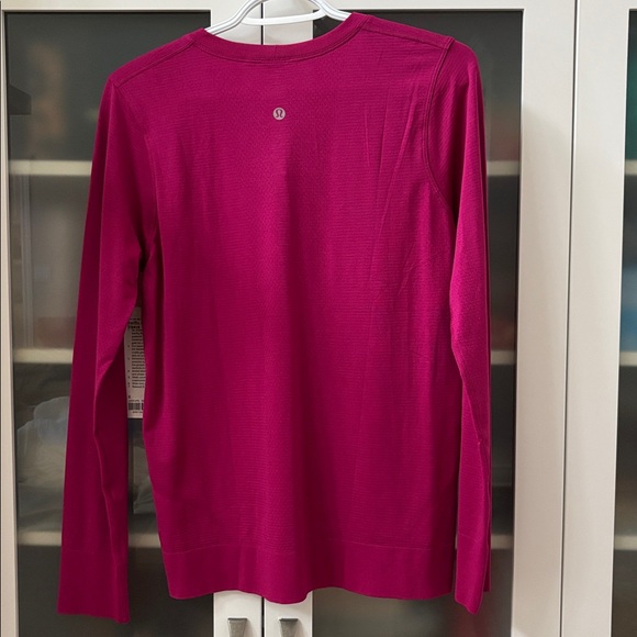 Lululemon Swiftly Relaxed Long Sleeve Set of 2 White and Ripened Raspberry NWT❤️ - Picture 8 of 9